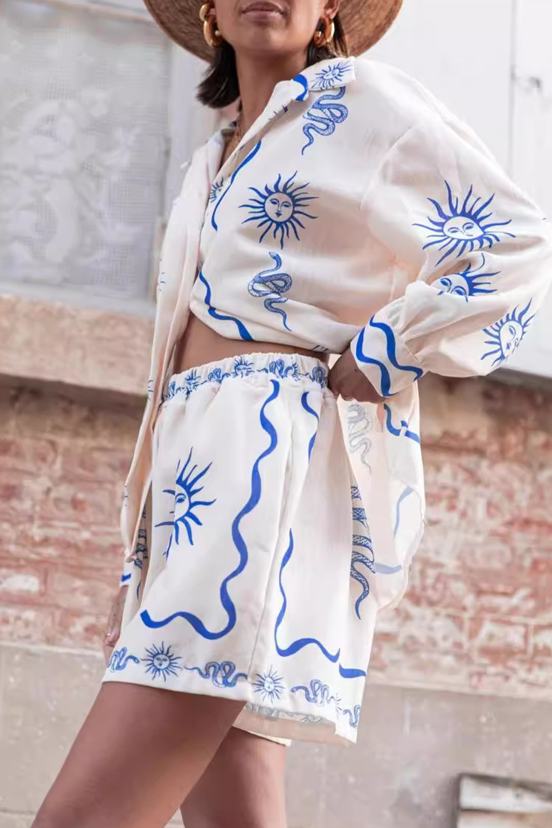 Effortlessly Elegant Garment with a Timeless Design