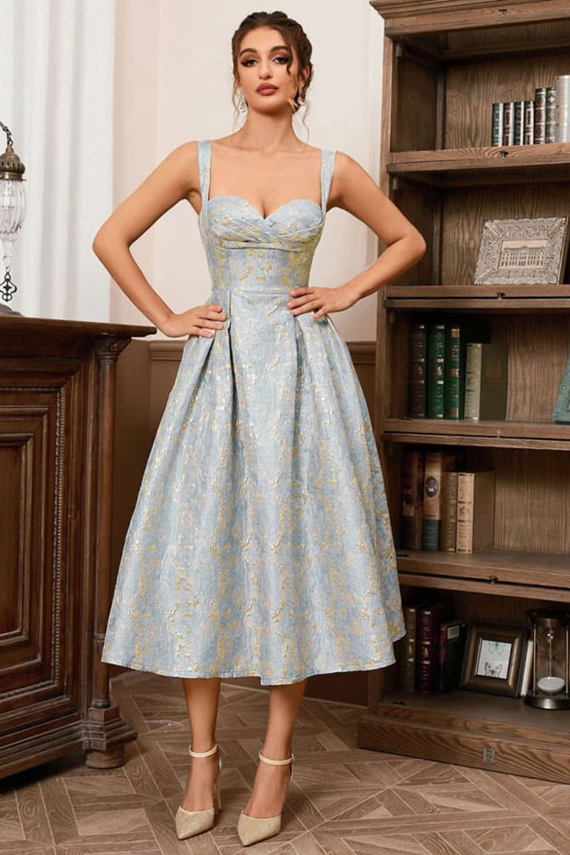 Well Tailored Dress with a Graceful Silhouette