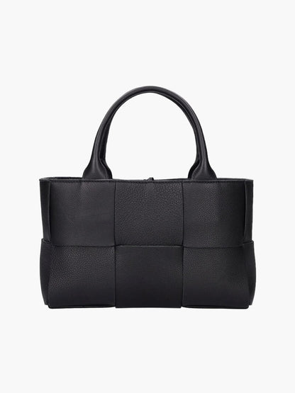 Beautifully Crafted Bag in a Classic Style