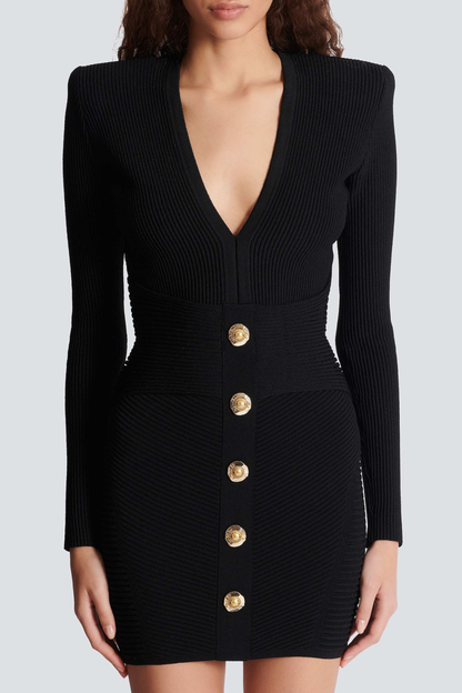 Well Tailored Dress with a Graceful Silhouette