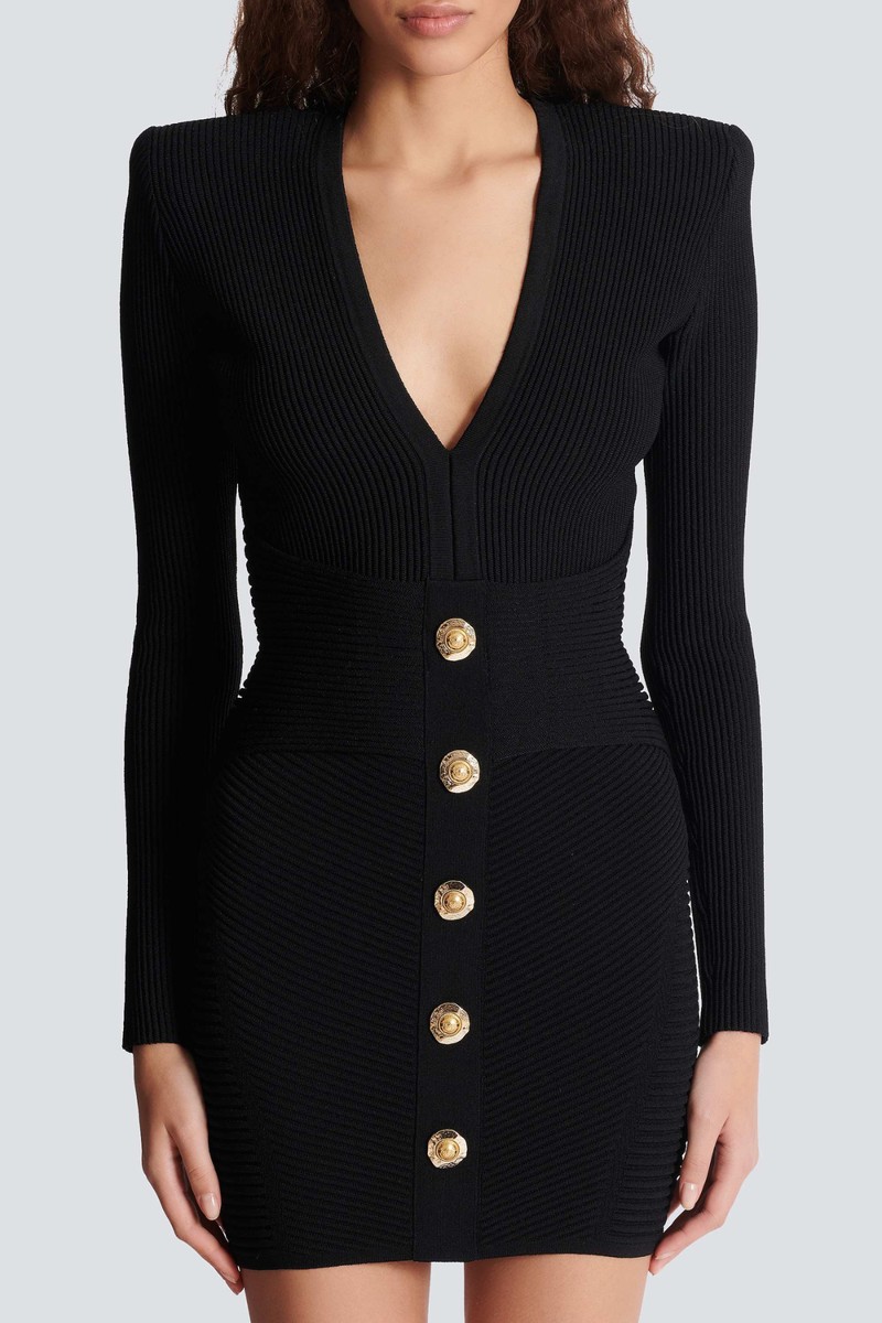Well Tailored Dress with a Graceful Silhouette