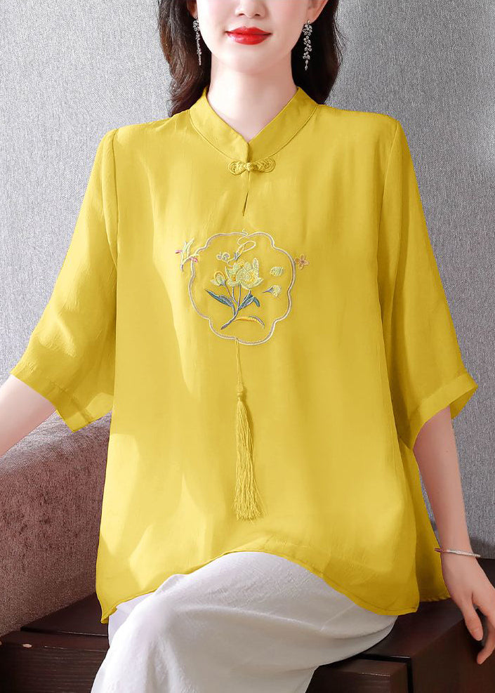 Effortlessly Elegant Top with a Timeless Design