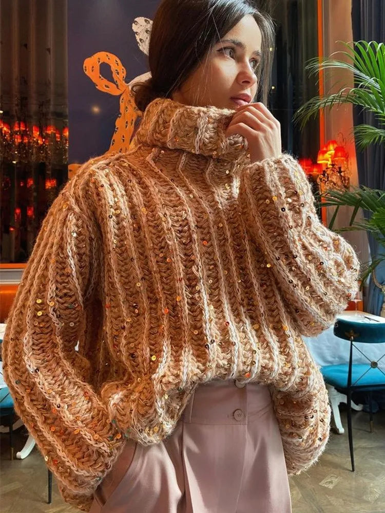 Effortlessly Elegant Sweater with a Timeless Design