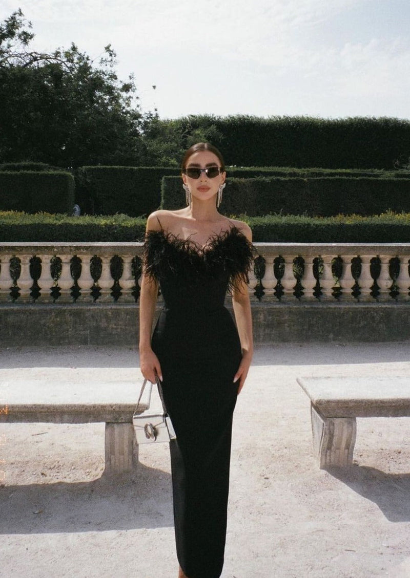 Effortlessly Elegant Dress with a Timeless Design