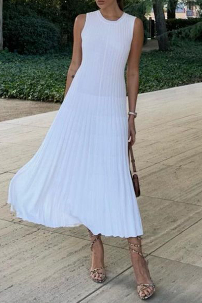 Sophisticated Dress with a Clean Classic Look