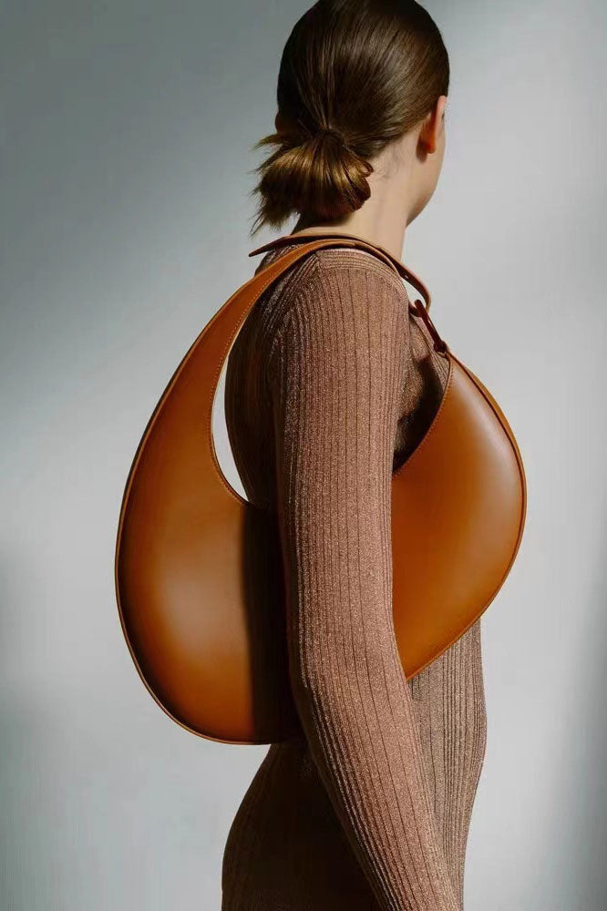 Beautifully Finished Bag in a Timeless Design
