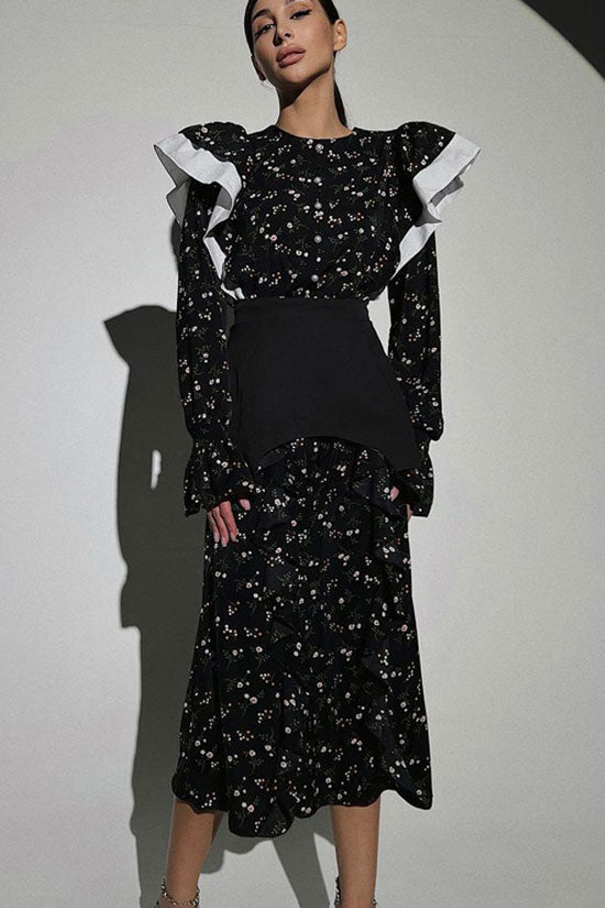 Classic Vintage Dress with a Flattering Fit