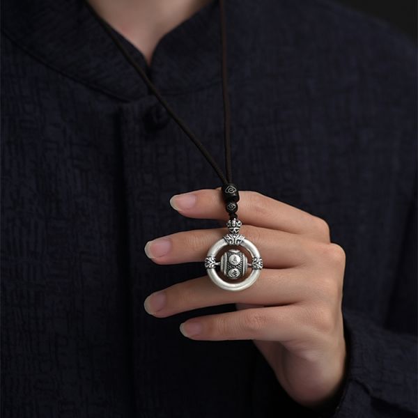 Beautifully Finished Garment in a Timeless Design