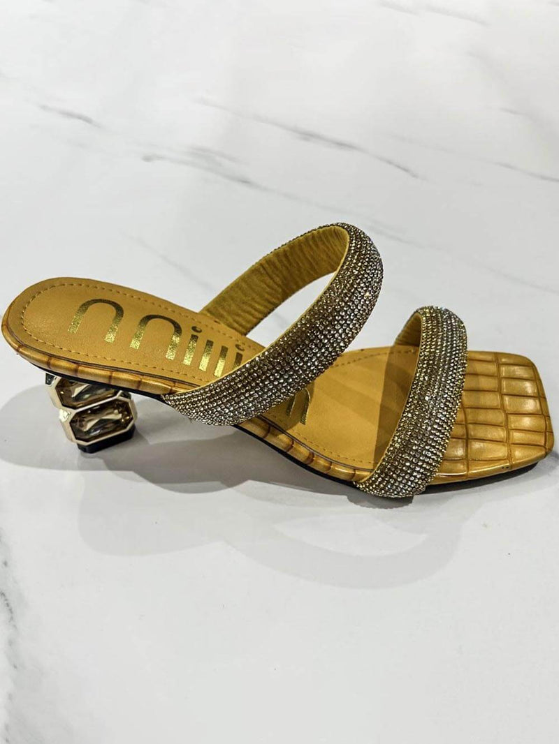 Well Tailored Sandals with a Graceful Silhouette