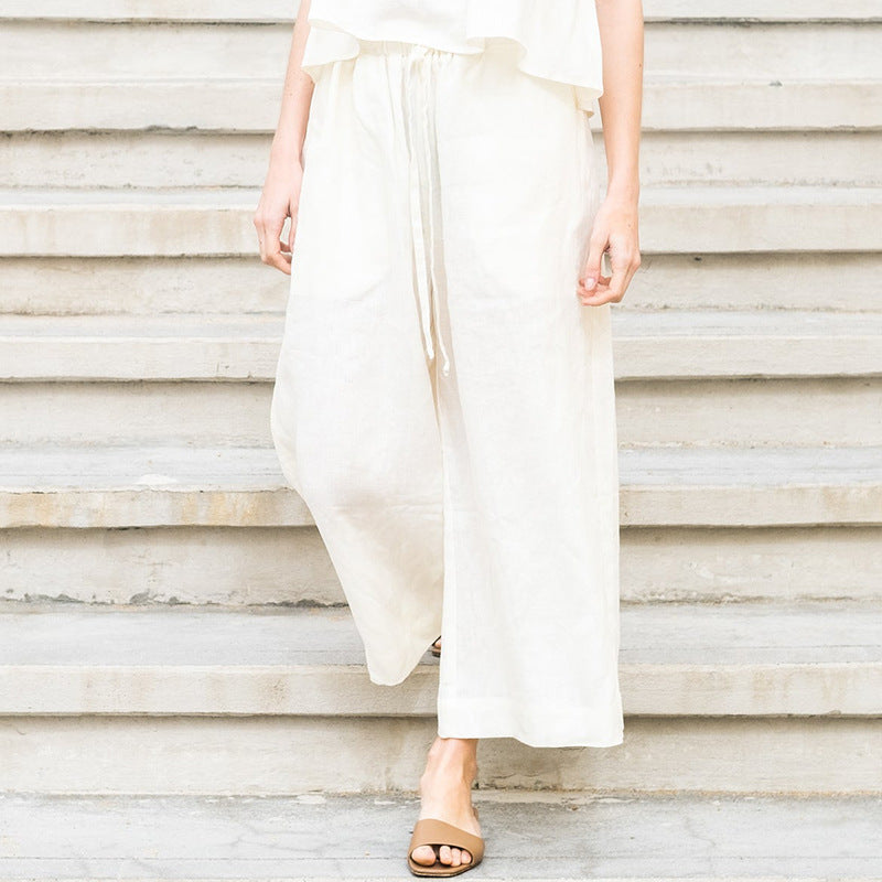 Effortlessly Elegant Pants with a Timeless Design