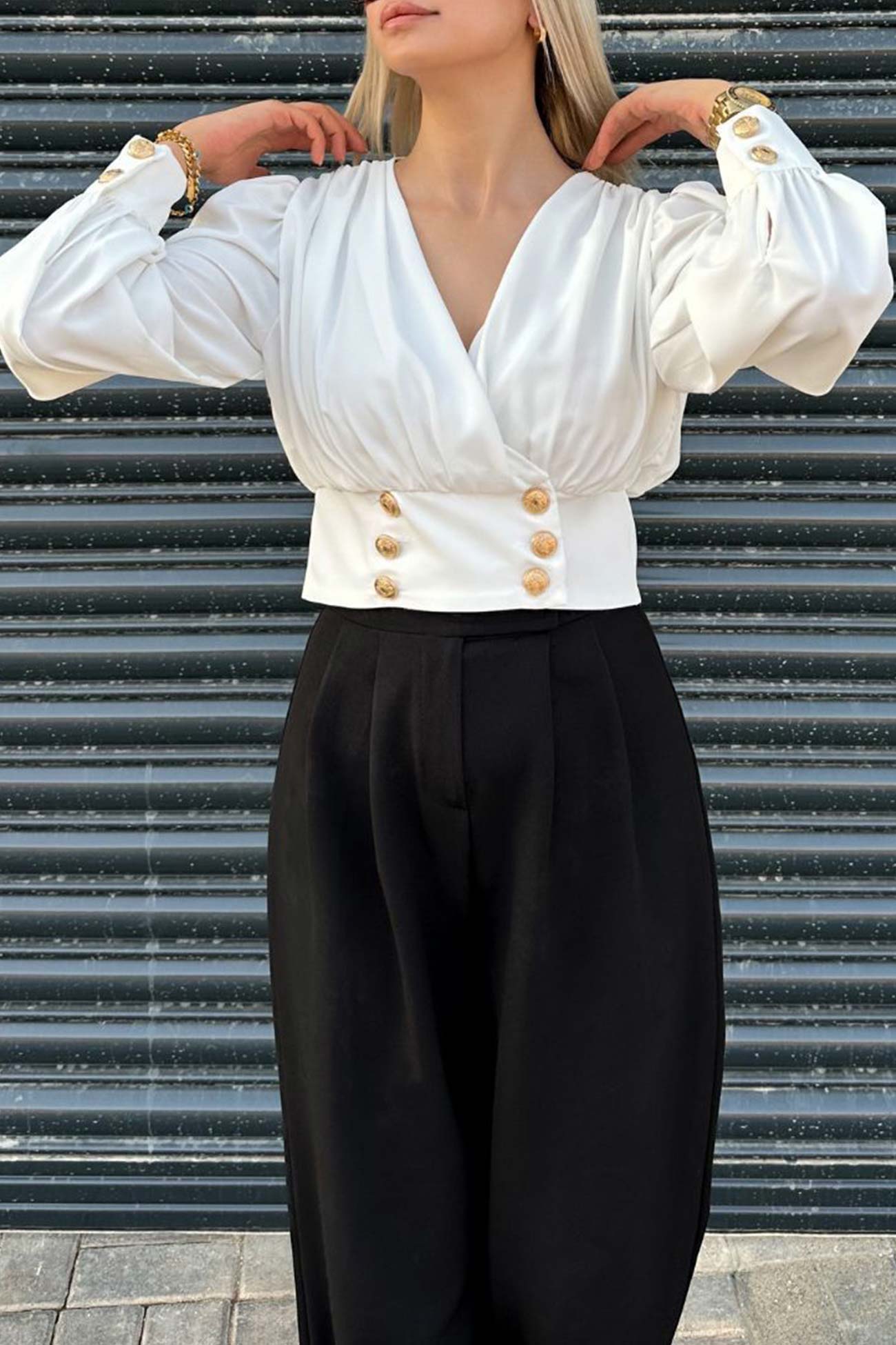 Elegantly Styled Blouse for Everyday Wear