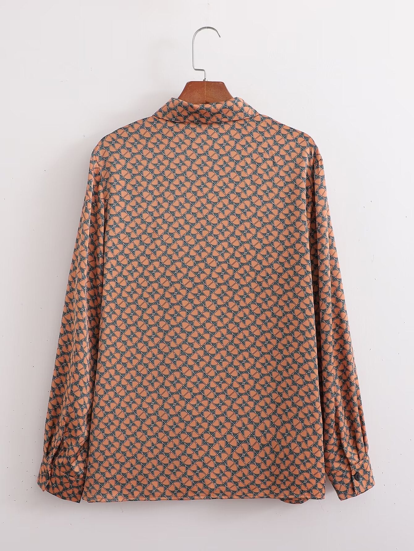 Beautifully Finished Shirt in a Timeless Design