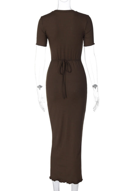 Well Tailored Dress with a Graceful Silhouette
