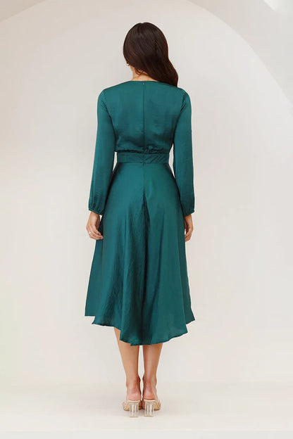 Classic Vintage & Enduringly Stylish Dress