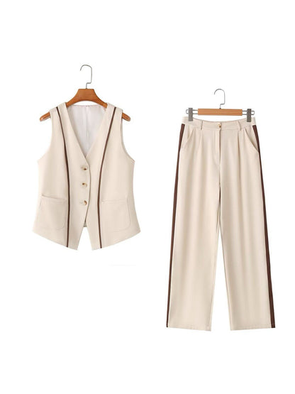 Effortlessly Elegant Pants with a Timeless Design