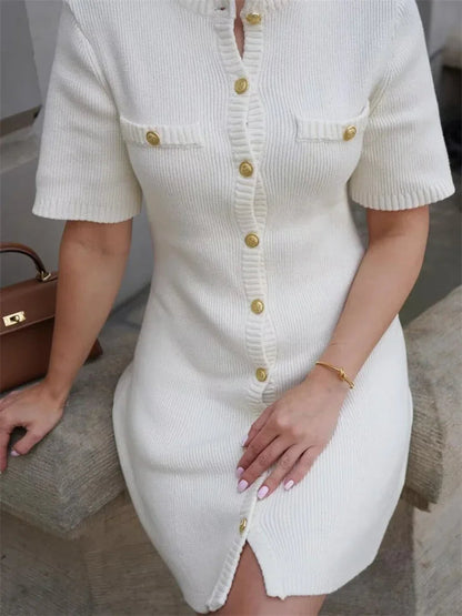 Effortlessly Elegant Dress with a Timeless Design