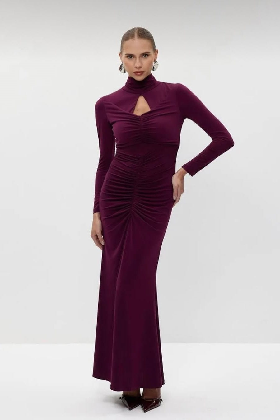 Beautifully Crafted Dress in a Classic Style