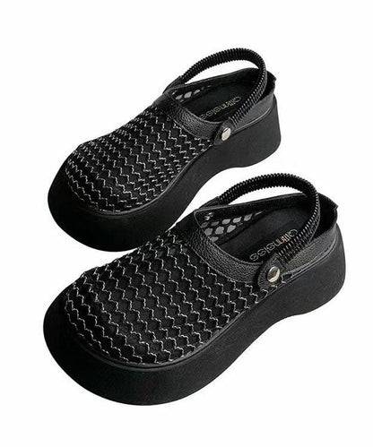 Effortlessly Elegant Sandals with a Timeless Design