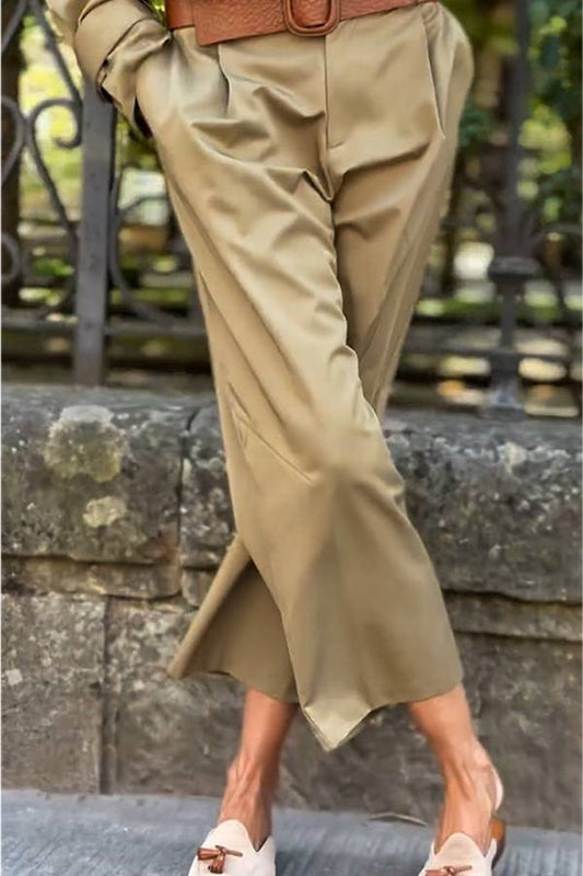 Sophisticated Pants with a Clean Classic Look