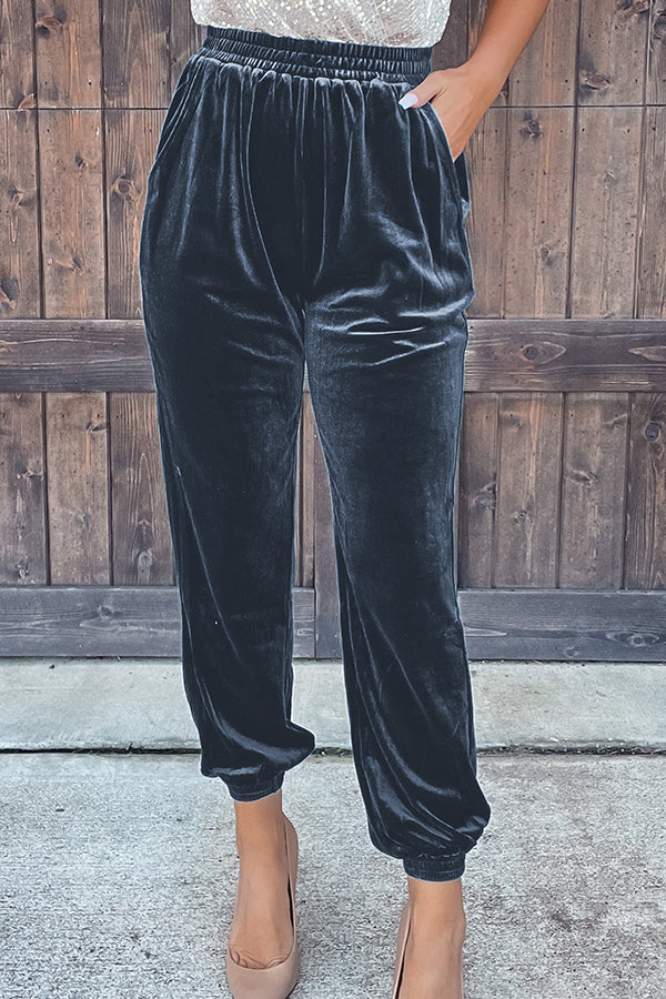 Elegantly Styled Pants for Everyday Wear