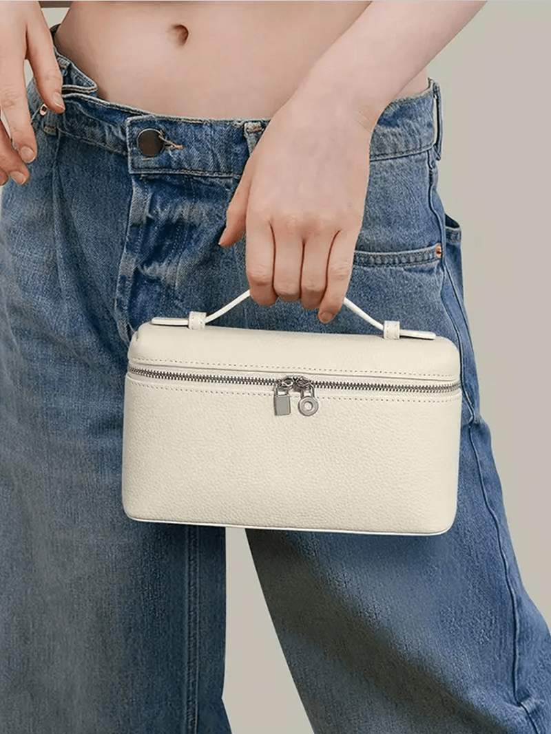 Sophisticated Bag with a Clean Classic Look