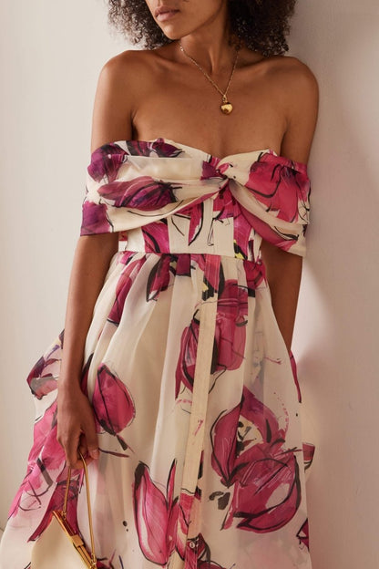 Classic Vintage Dress with a Flattering Fit