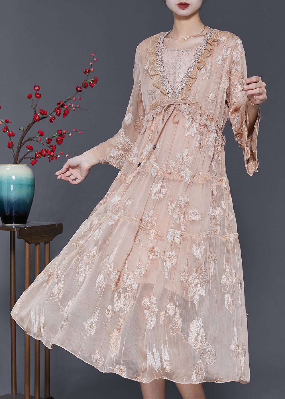 Effortlessly Elegant Dress with a Timeless Design