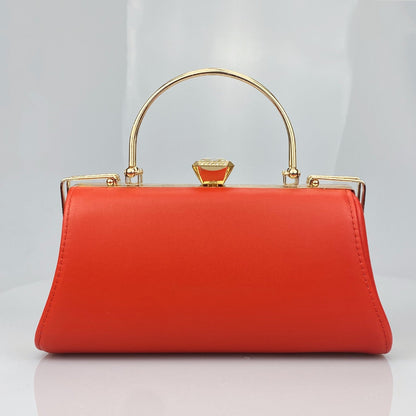 Beautifully Finished Bag in a Timeless Design