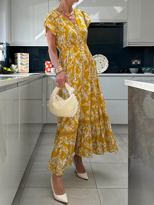Polished Dress with an Effortless Classic Look