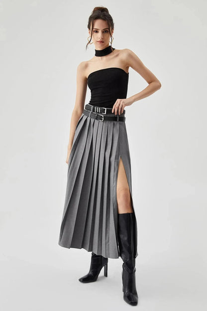 Gracefully Styled Garment for Any Occasion