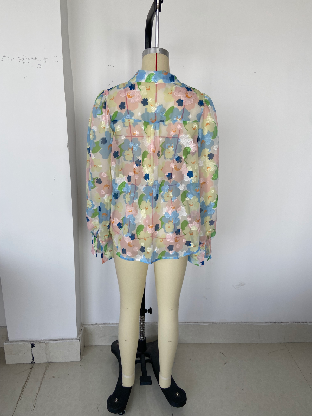 Classic Vintage Shirt with a Flattering Fit