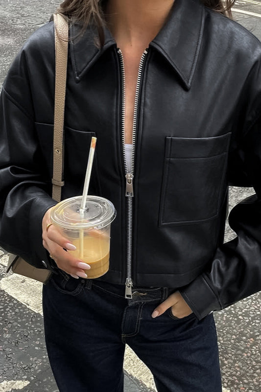 Effortlessly Elegant Jacket with a Timeless Design