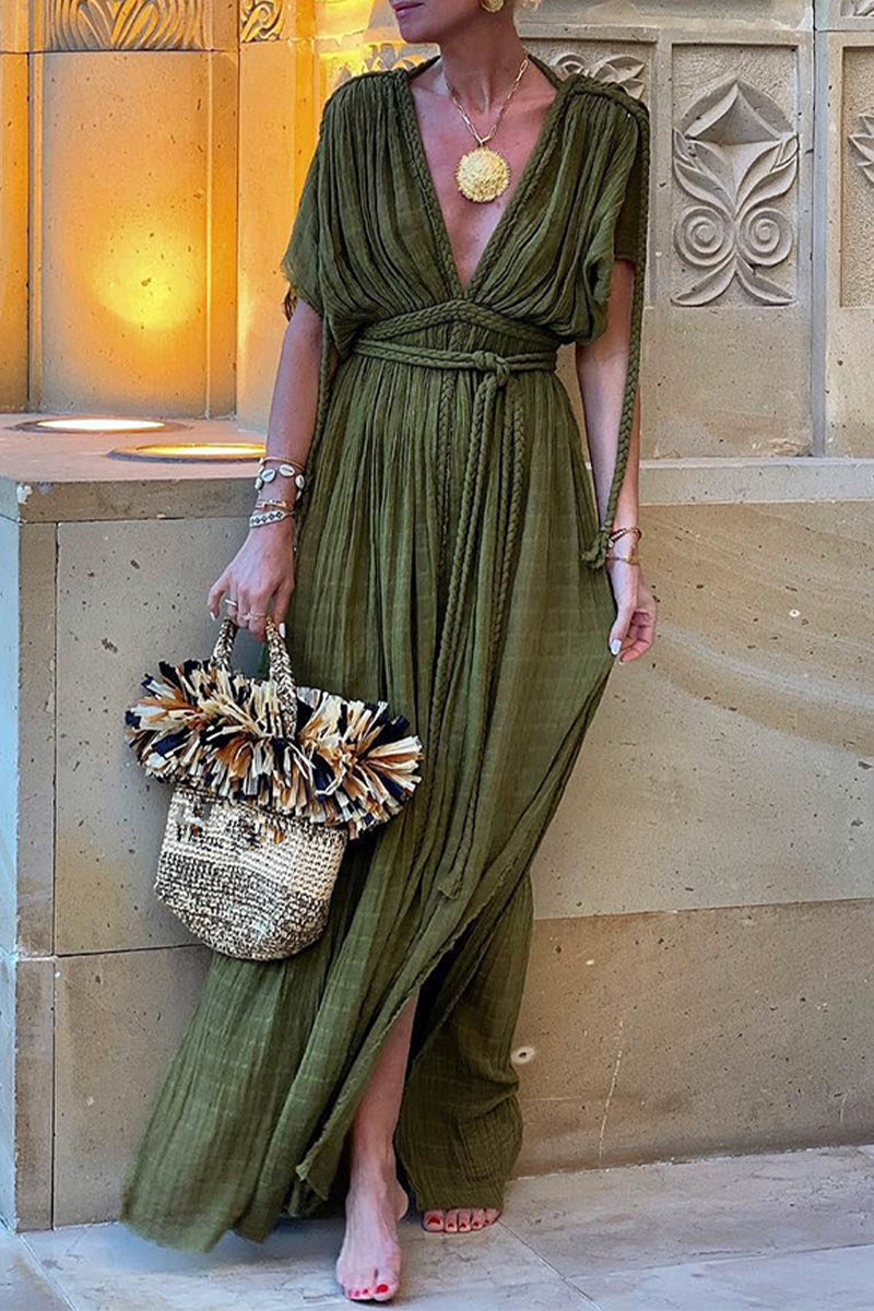 Gracefully Styled Dress for Any Occasion