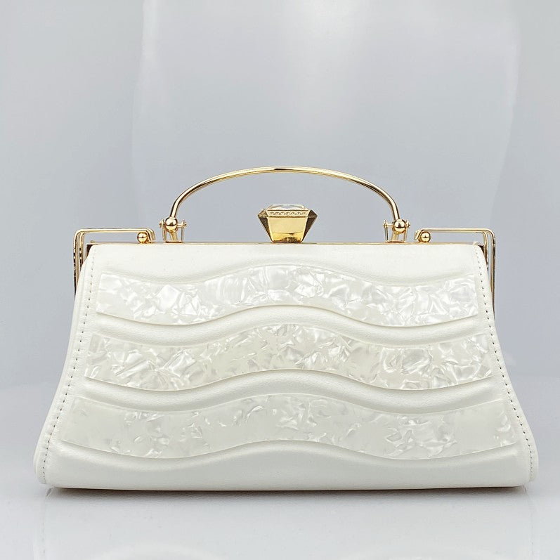 Beautifully Finished Bag in a Timeless Design