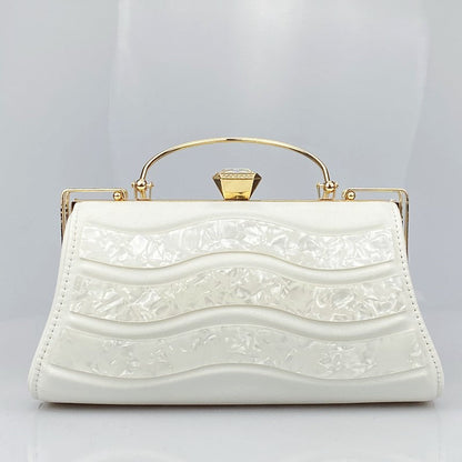 Beautifully Finished Bag in a Timeless Design