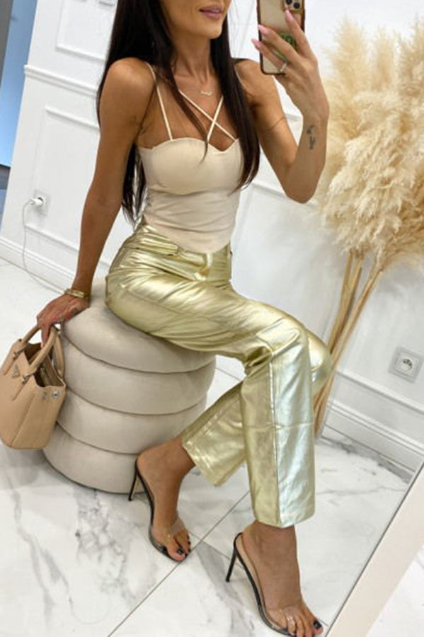 Well Tailored Pants with a Graceful Silhouette