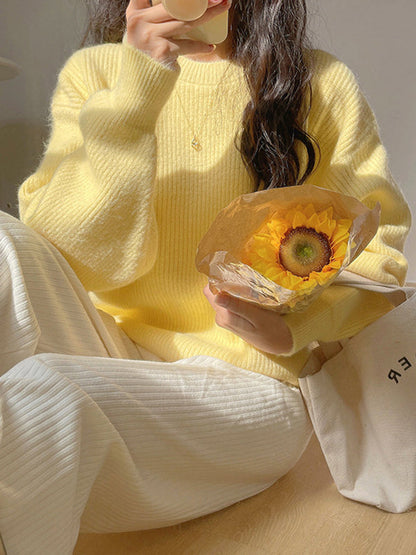 Classic Vintage Sweater with a Flattering Fit