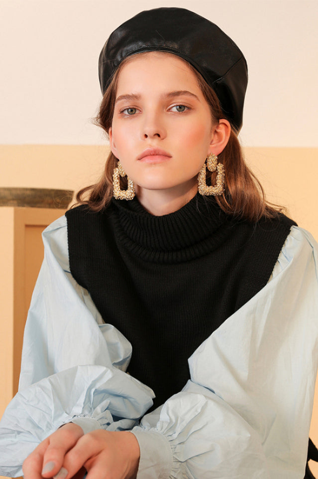 Effortlessly Elegant Garment with a Timeless Design