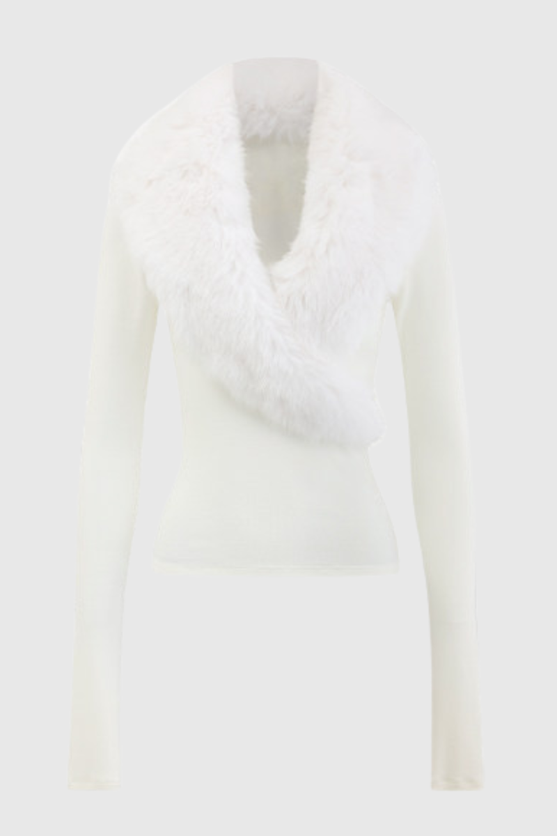 Effortlessly Elegant Top with a Timeless Design