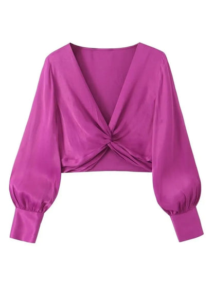 Effortlessly Elegant Top with a Timeless Design