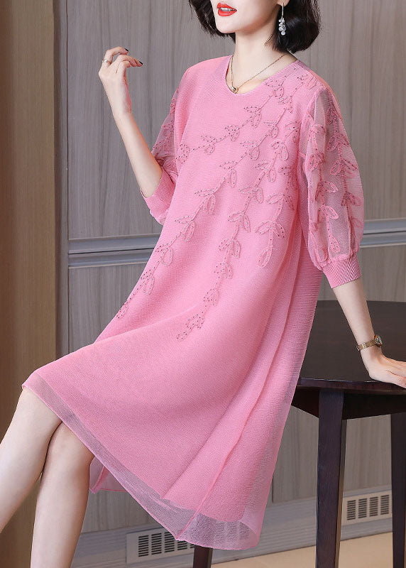 Well Tailored Dress with a Graceful Silhouette