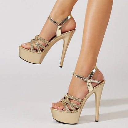 Effortlessly Elegant Sandals with a Timeless Design