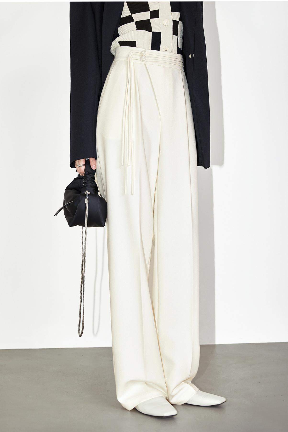 Polished Pants with an Effortless Classic Look