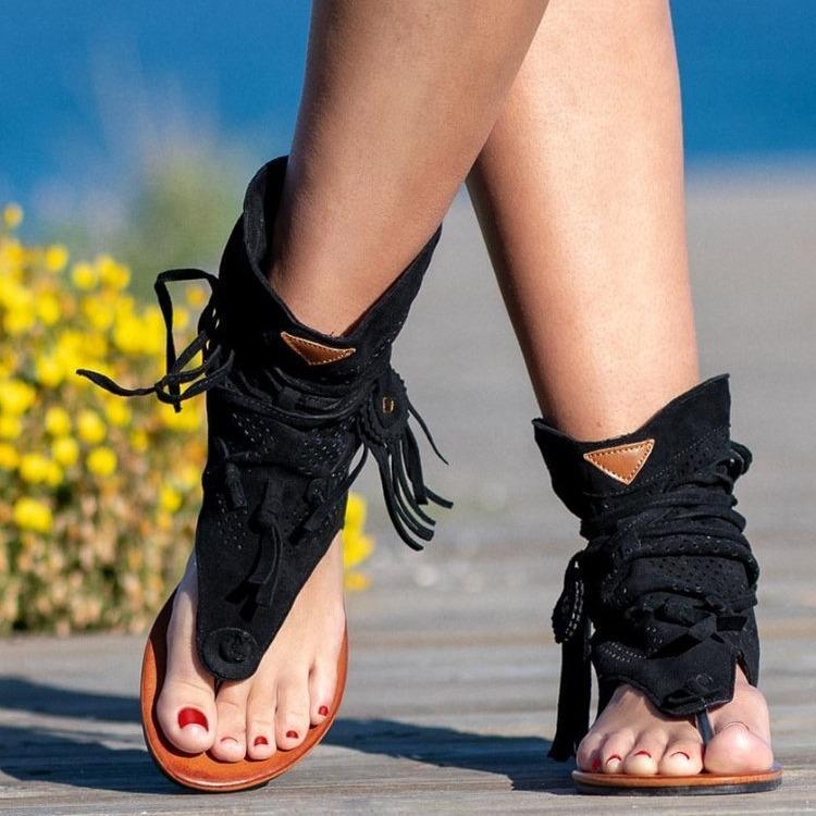 Well Tailored Sandals with a Graceful Silhouette
