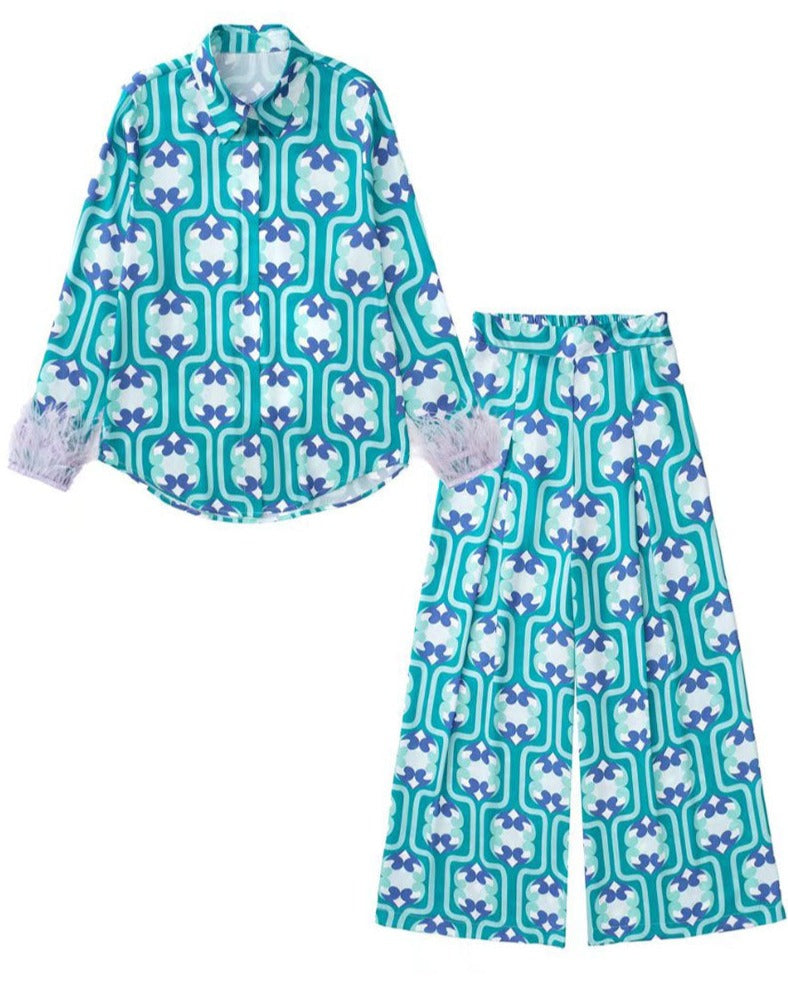 Effortlessly Elegant Garment with a Timeless Design