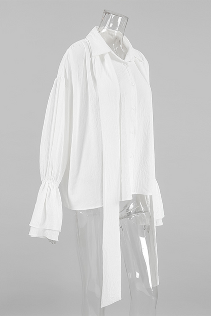 Well Tailored Blouse with a Graceful Silhouette