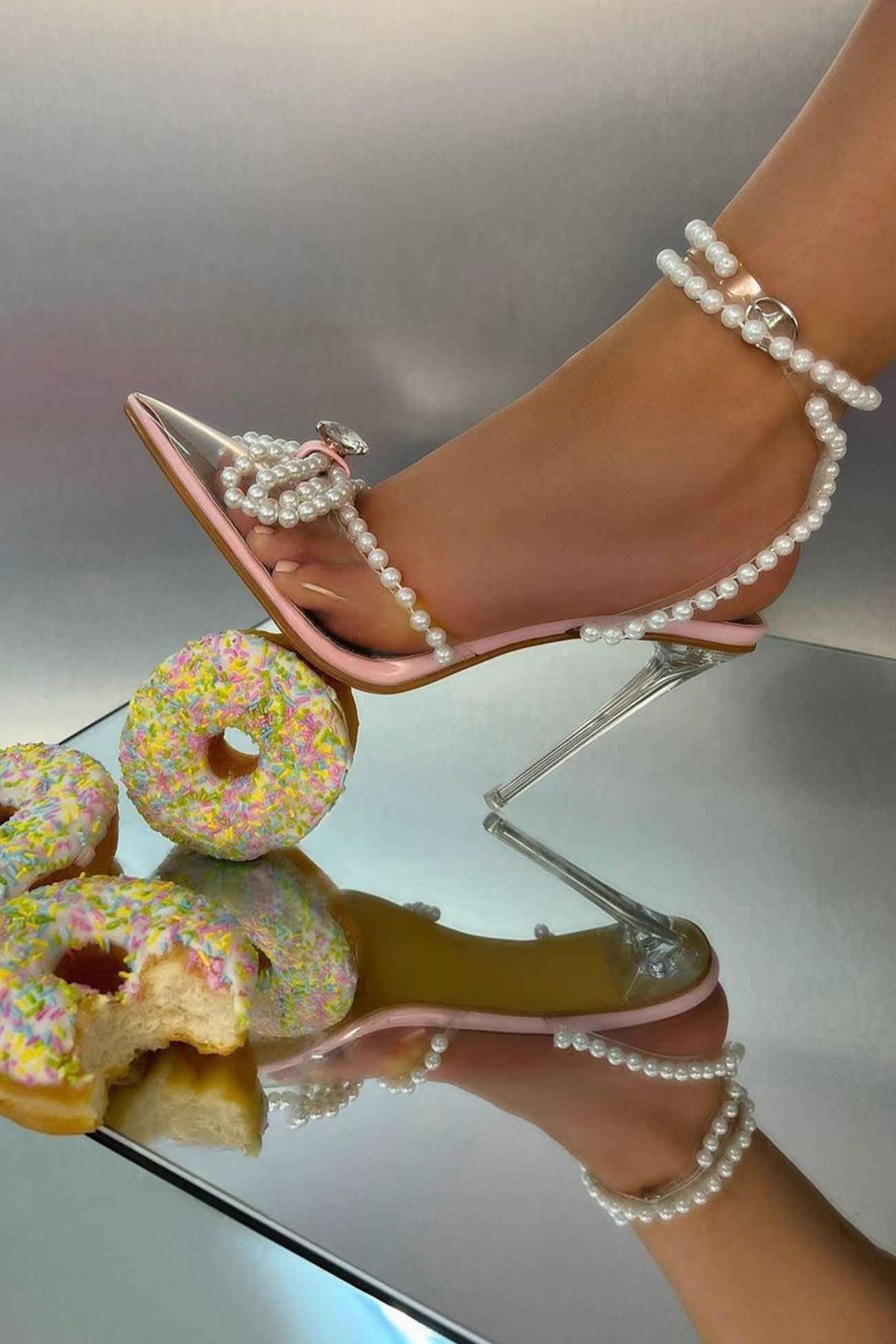 Well Tailored Heels with a Graceful Silhouette