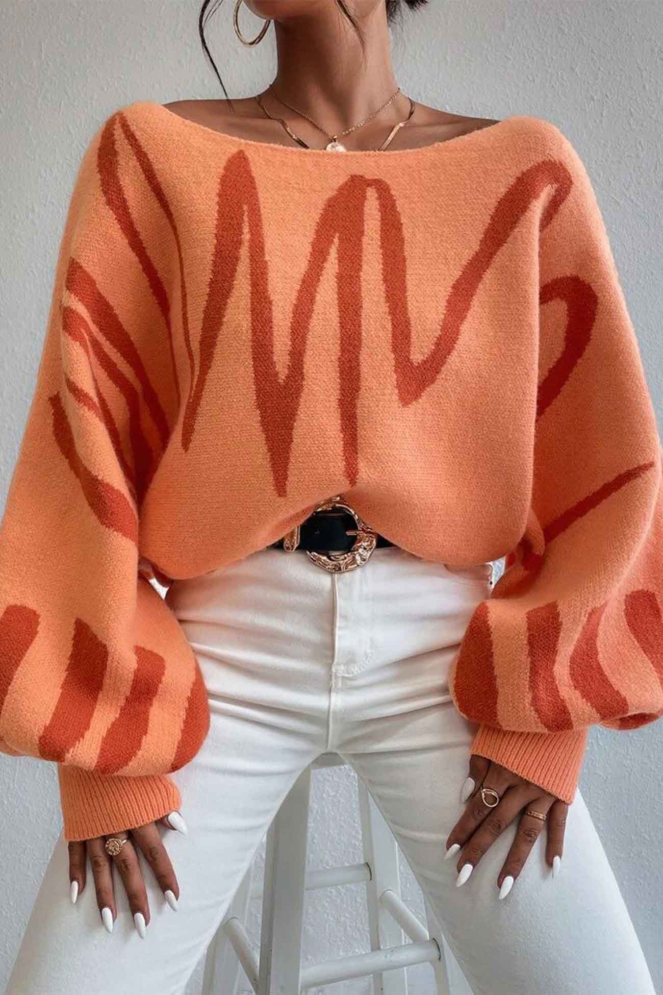 Well Tailored Sweater with a Graceful Silhouette