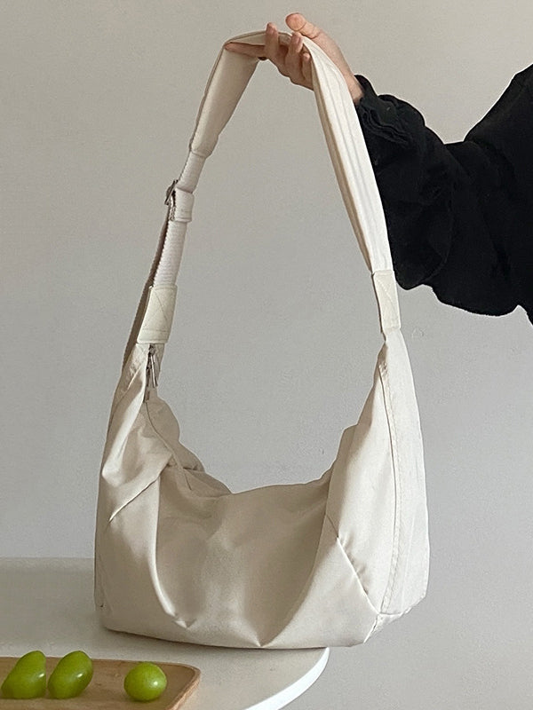 Gracefully Styled Bag for Any Occasion