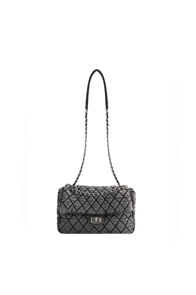 Well Tailored Bag with a Graceful Silhouette